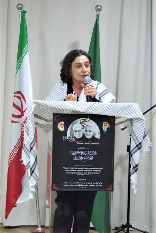 Socorro Gomes em ato de apoio ao povo iraniano em SP 5-01-2020